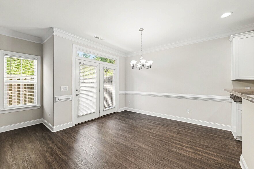 Building Photo - 846 Silver Leaf Dr