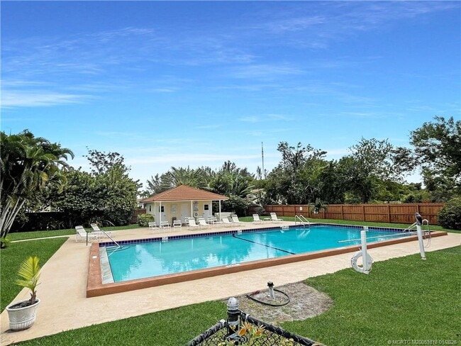 Building Photo - 3900 SE County Line Rd