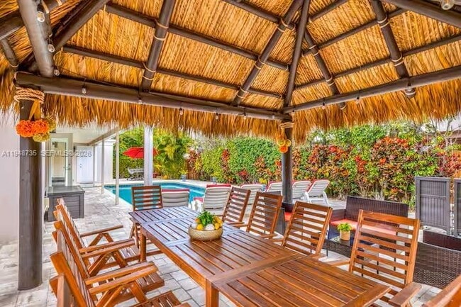 Building Photo - 1960 Coral Reef Dr