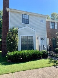 Building Photo - Convenient Bellevue Townhome