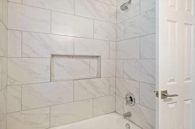 Building Photo - Cozy 3BD/1BTH Home Conveniently Located near I-240 & I-44