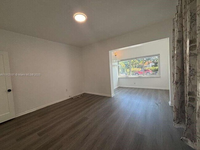 Building Photo - 9324 Byron Ave