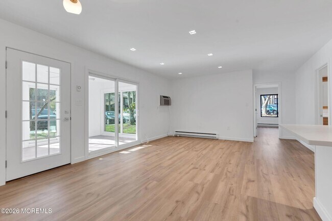 Building Photo - 42 Lexington Ct