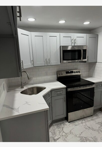 Primary Photo - 101 Branch St