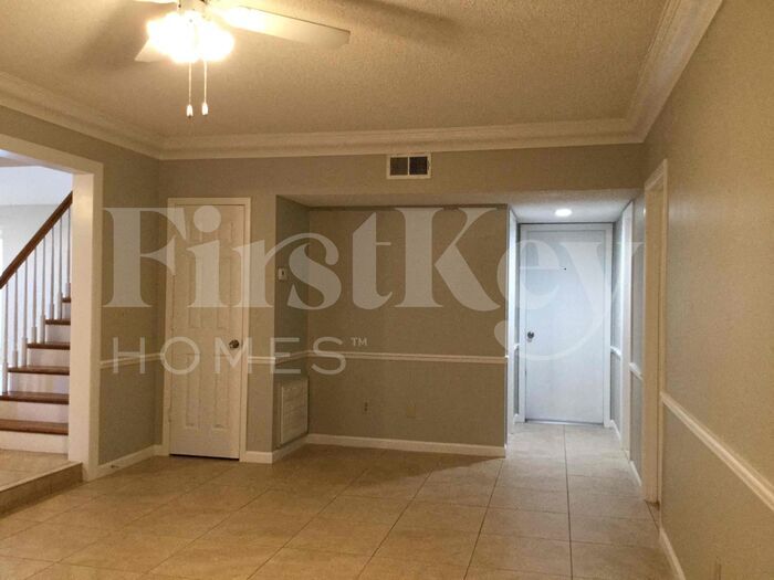 Building Photo - 7654 Balmy Ct