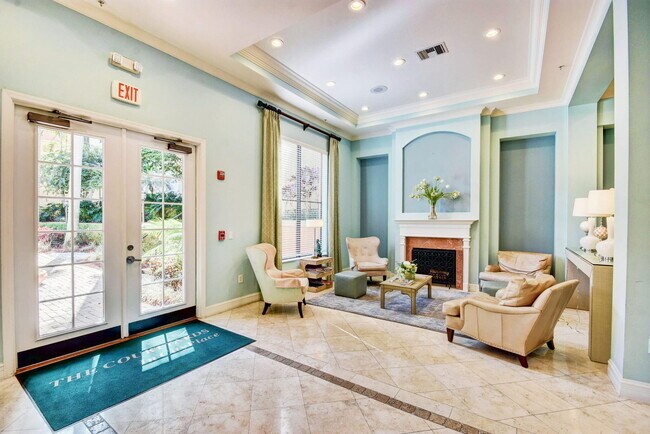 Building Photo - 720 S Sapodilla Ave