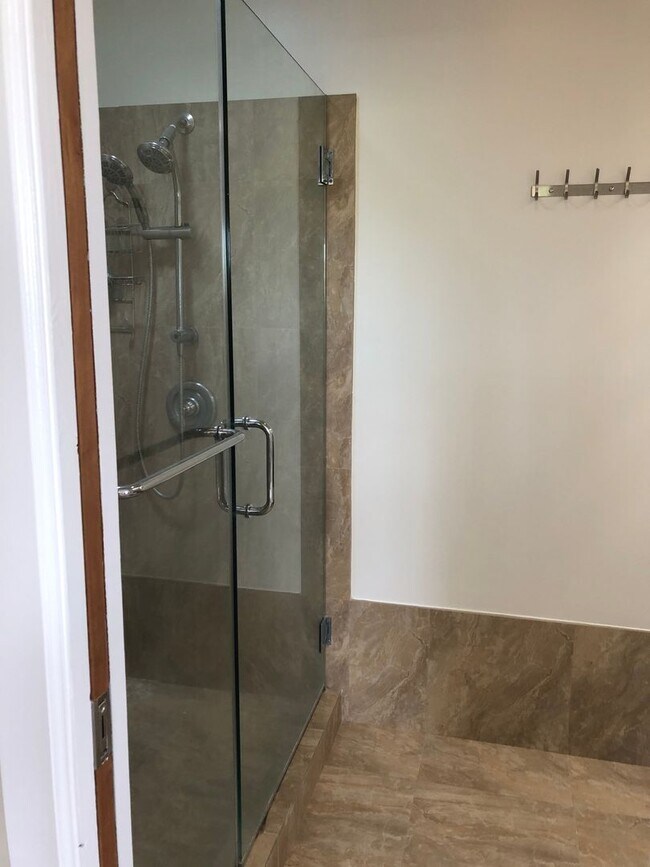 Building Photo - $4,295! Beautiful 3 Bedroom, 2 Bathroom Home in a Quiet Neighborhood in Rancho Palos Verdes!
