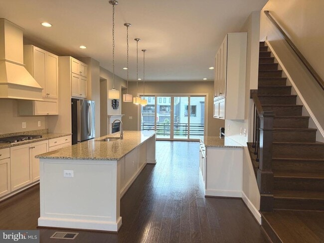 Building Photo - 20396 Roslindale Dr