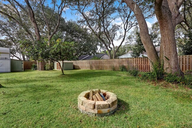 Building Photo - 2113 Talbot Ct