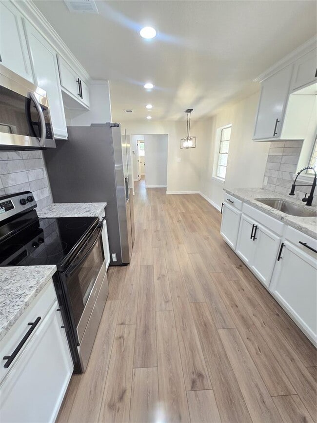 Building Photo - 1025 Terra Alta Dr