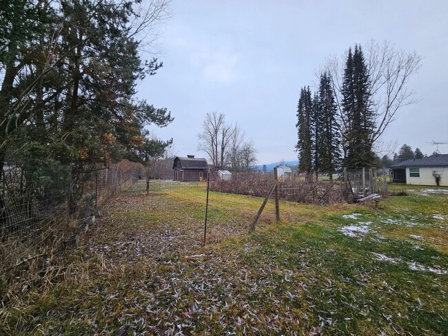 Building Photo - Cozy Home in Chattaroy