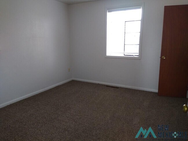 Building Photo - 1822 S Silver Ave