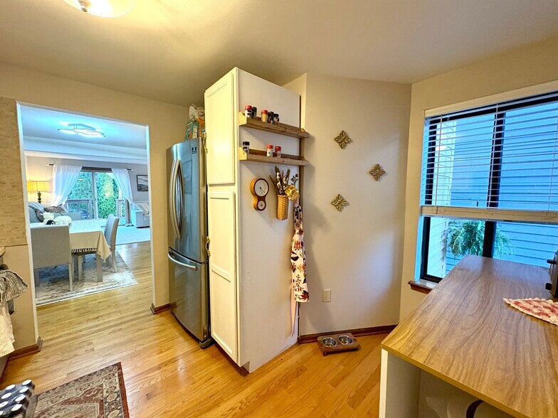 Building Photo - 8254 Beehive Cir