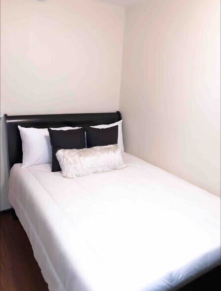 Building Photo - 921 N 29th St