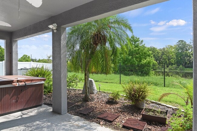 Building Photo - 3 bedroom, 3 bath with flex space  in Wint...
