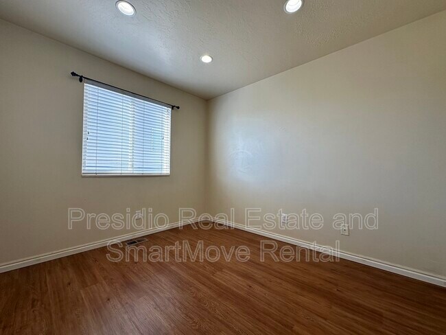 Building Photo - 5325 Scenic Ridge Cir