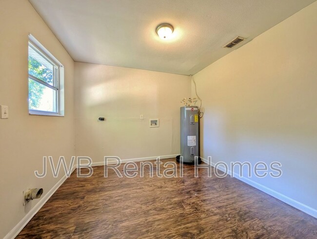 Building Photo - 6945 Goldilocks Ln