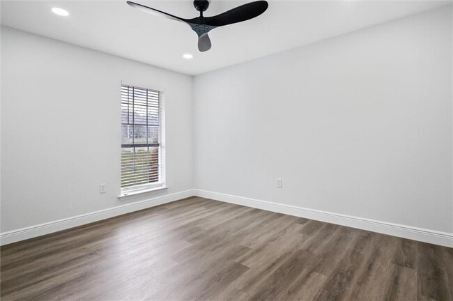 Building Photo - 7328 Janita Dr