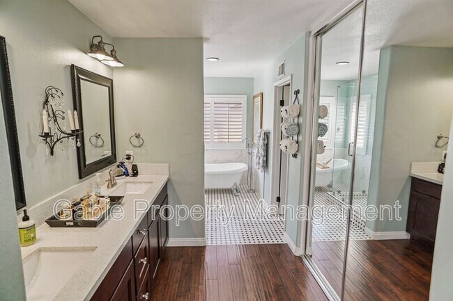 Building Photo - 22922 Boxwood Ln