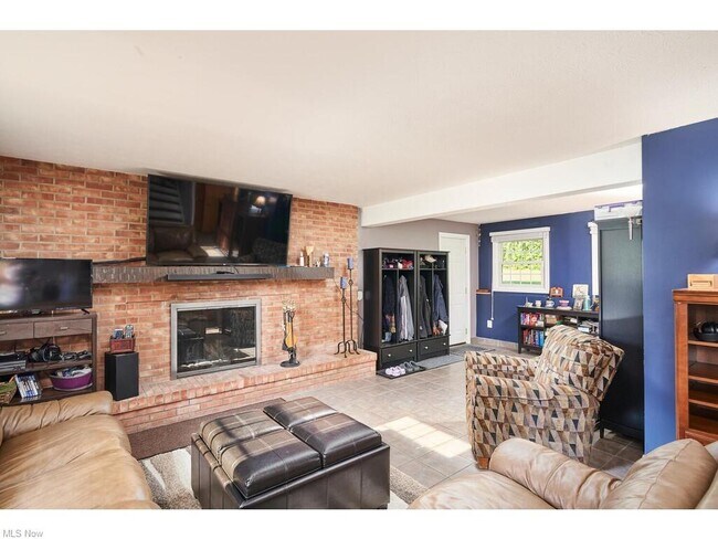 Building Photo - 1174 Rolling Meadows Rd