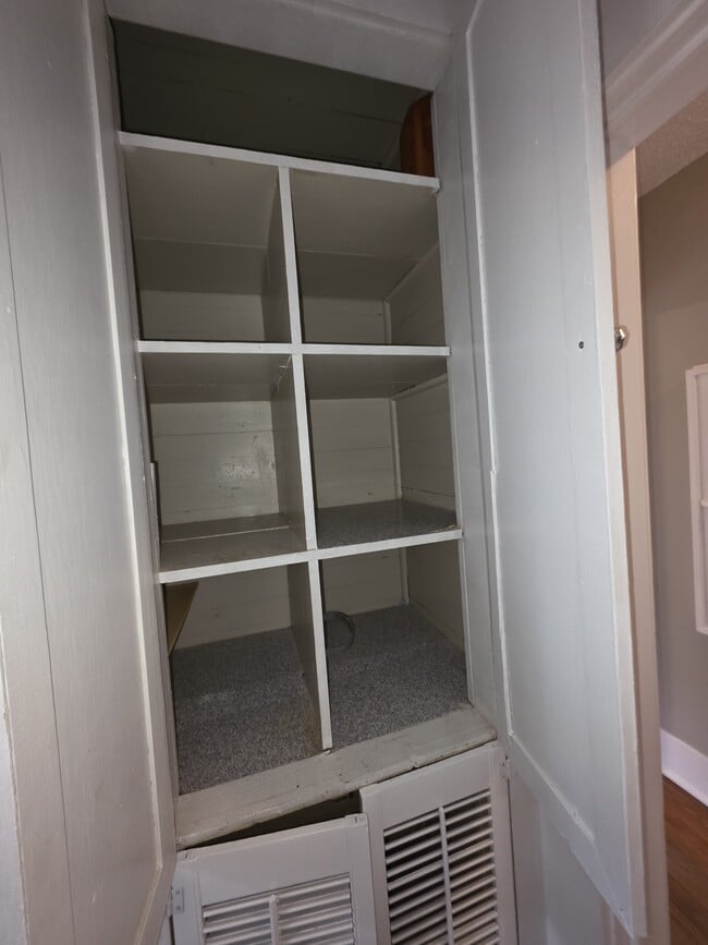 Building Photo - 705 E Water Ave