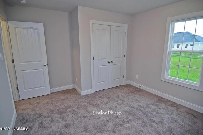 Building Photo - 918 Uplands Ln