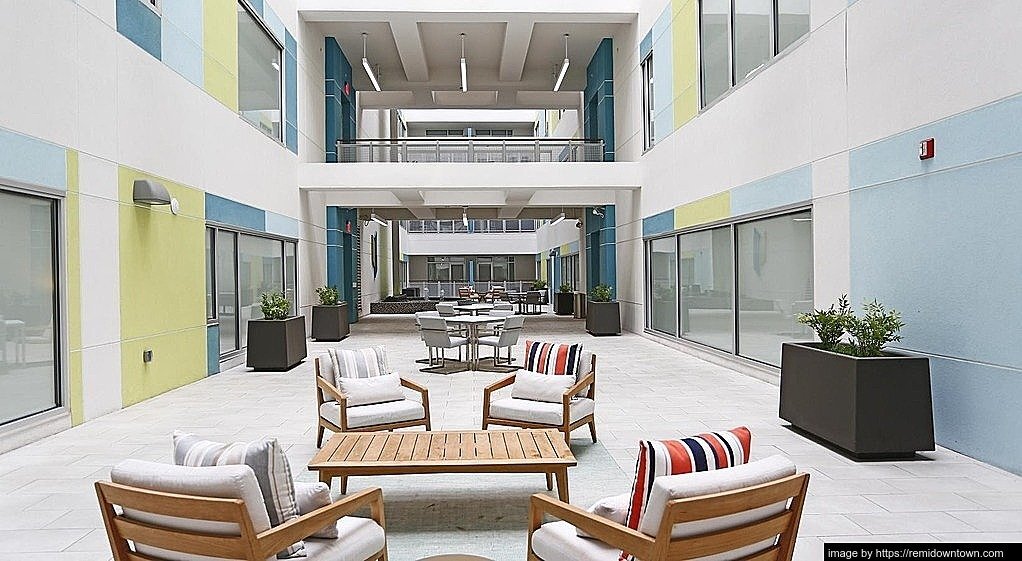 Building Photo - 411 N Akard St