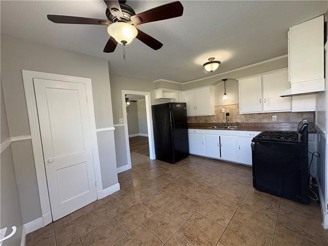 Building Photo - 1010 Isbell St