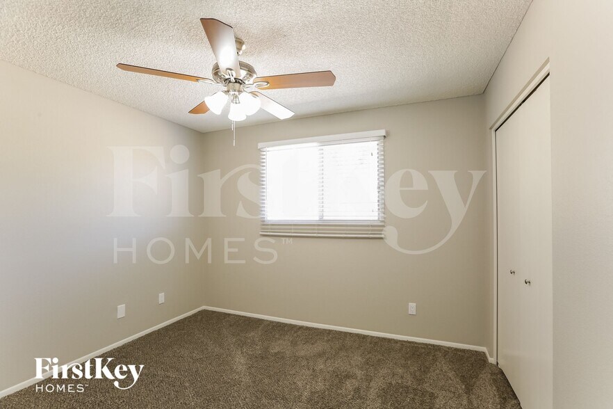 Building Photo - 4808 W El Caminito Dr