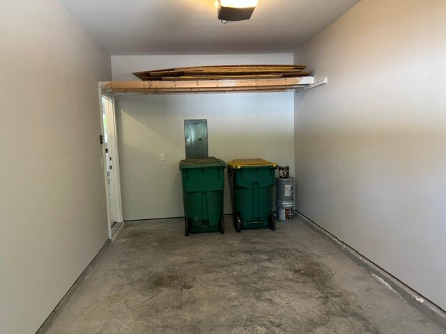 Garage - 25 Sugar Maple Ln