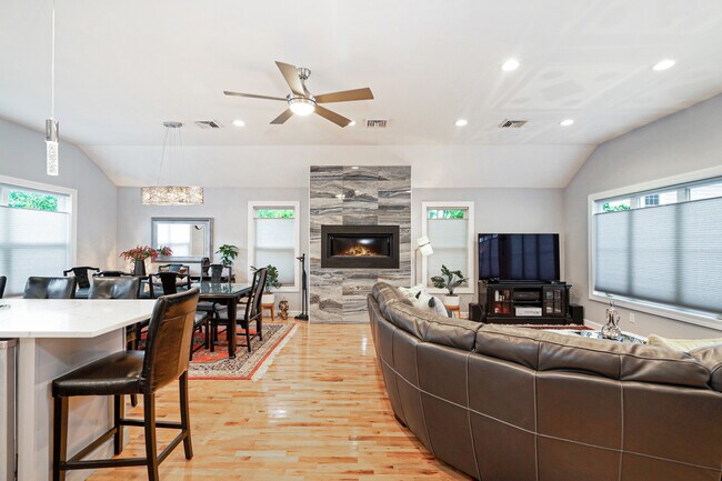 Primary Photo - 382 Midland Ave