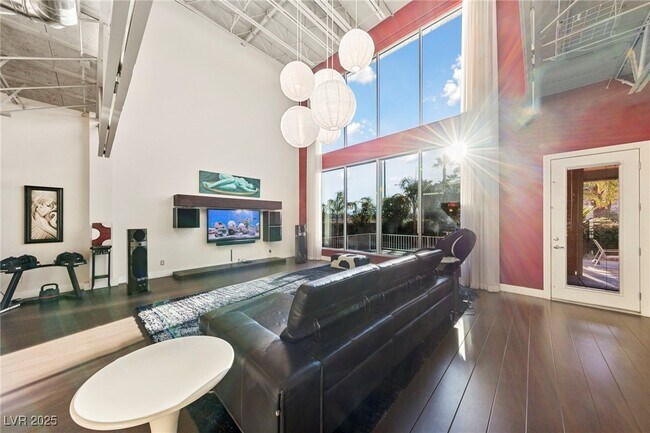 Building Photo - 5691 Deer Creek Falls Ct