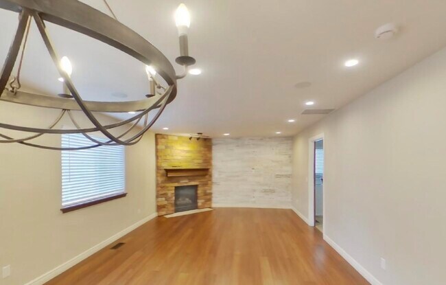 Building Photo - Beautiful Home Ready For Rent!