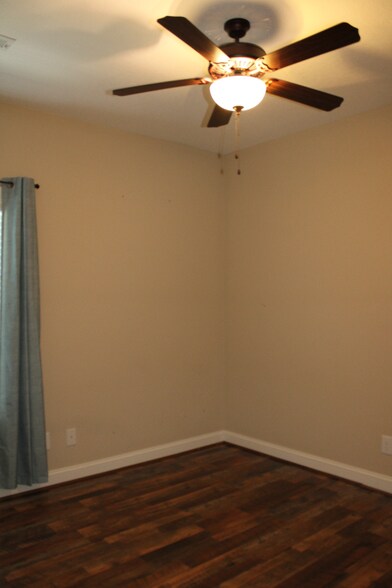 Building Photo - 2230 Sweet Bay Drive.