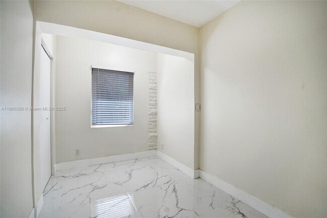 Building Photo - 12055 NE 9th Ave