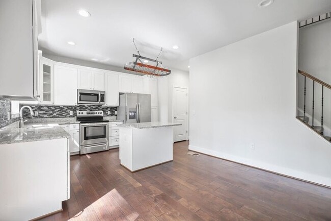 Building Photo - 11802 Wilderness Park Dr