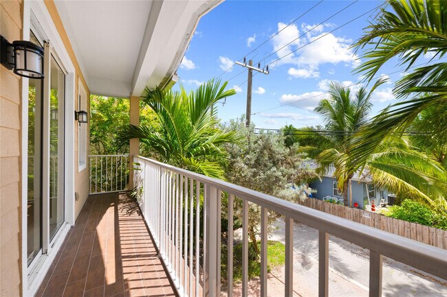 Building Photo - 1430 SW 4th Ave