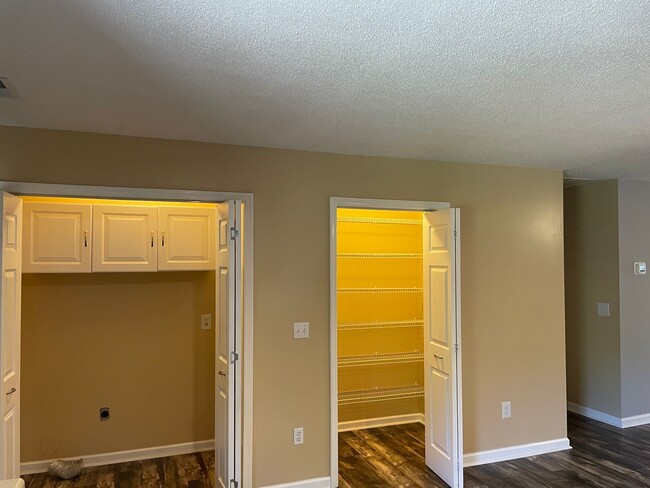 Building Photo - 1136 Longleaf Rd