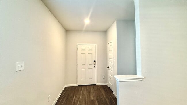 Building Photo - 2340 Mooneye Ct