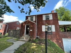 Building Photo - Kelso Road 565