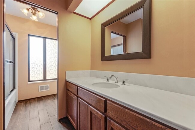 Building Photo - Sunny Carmel Two Bedroom - Carmel School D...