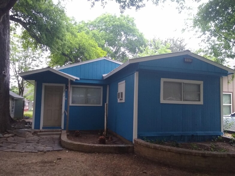 Building Photo - 117 Lucy Ln