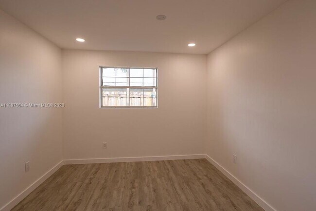 Building Photo - Hope Street, Hollywood, FL 33024 - 4 BR 2 ...