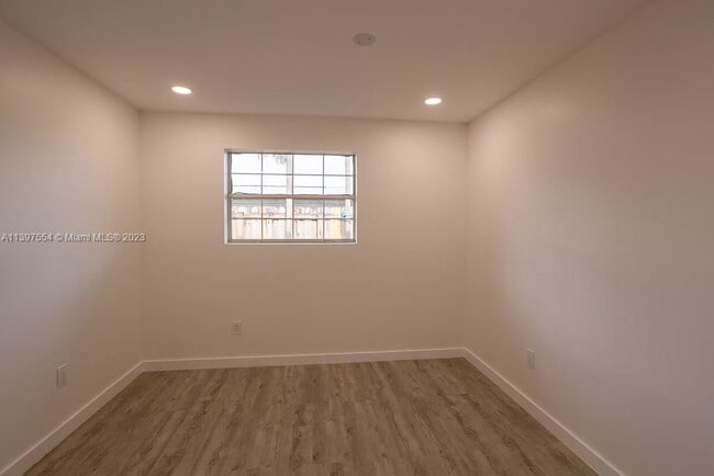 Building Photo - Hope Street, Hollywood, FL 33024 - 4 BR 2 BA Single-Family Home