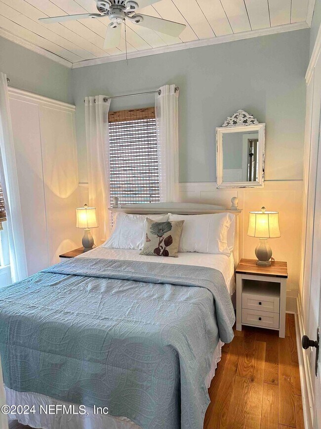 Building Photo - 251 Charlotte St