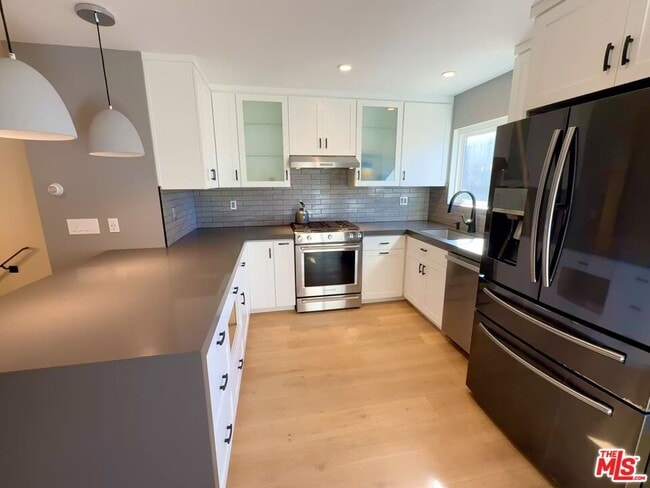 Building Photo - 5215 Sepulveda Blvd