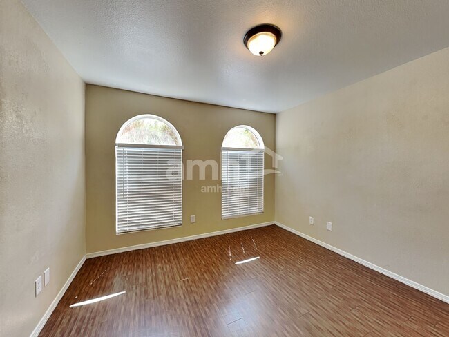 Building Photo - 11208 N 78th Dr