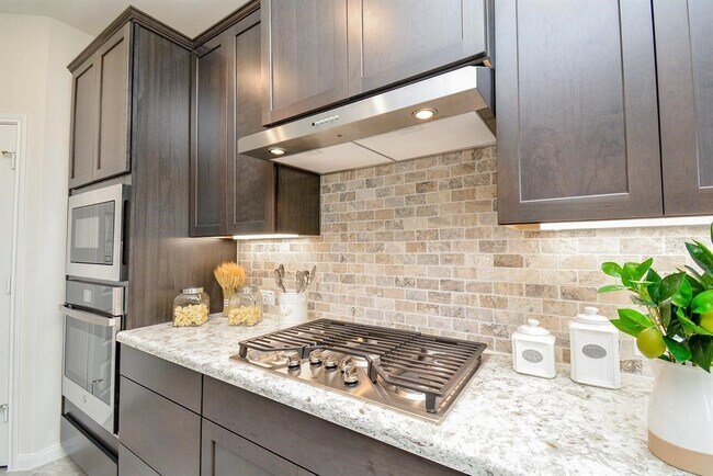 Building Photo - 923 Orange Zest Ln