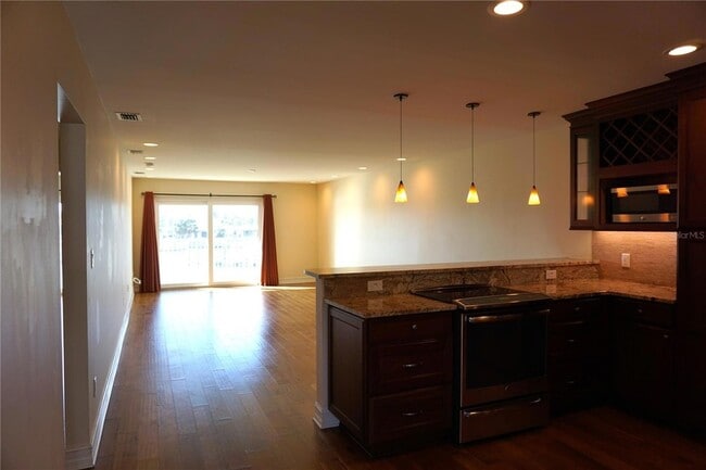 Building Photo - 340 Pinellas Bayway S