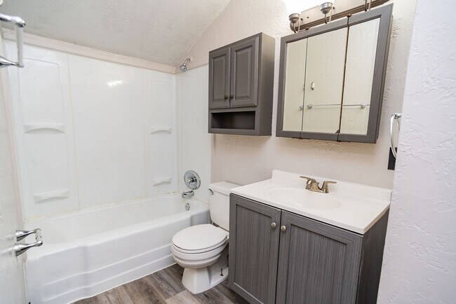 Building Photo - 1309 S Gary Dr